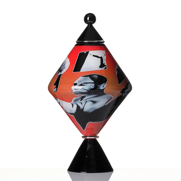 Peter Hermansson, "The Search", a unique lidded glass goblet in graal technique, AKTAS Artglass, Sweden 2010.
