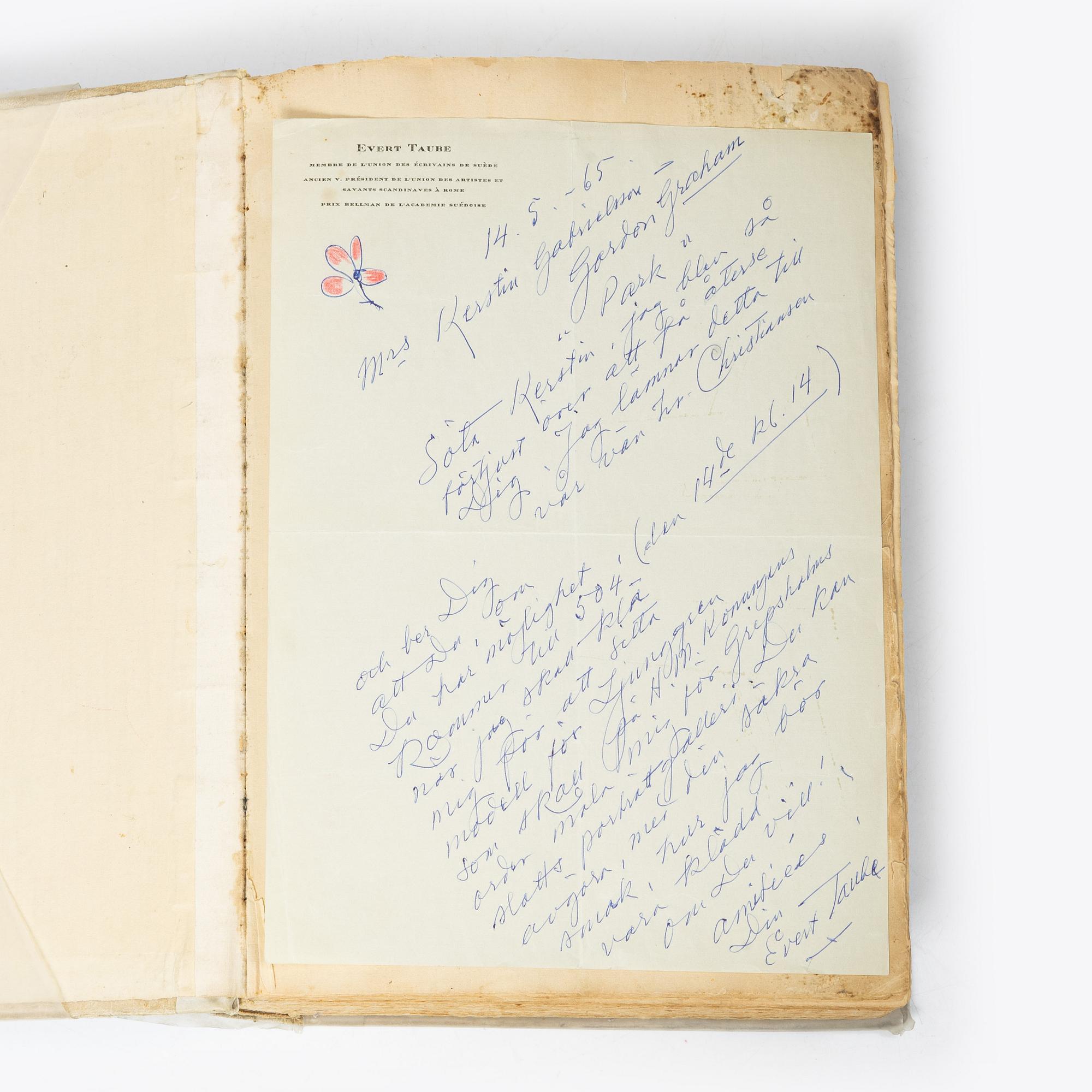 Hjalmar Gabrielssons gästbok, 1926 - 1994, samt brev från Evert Taube, 1965.