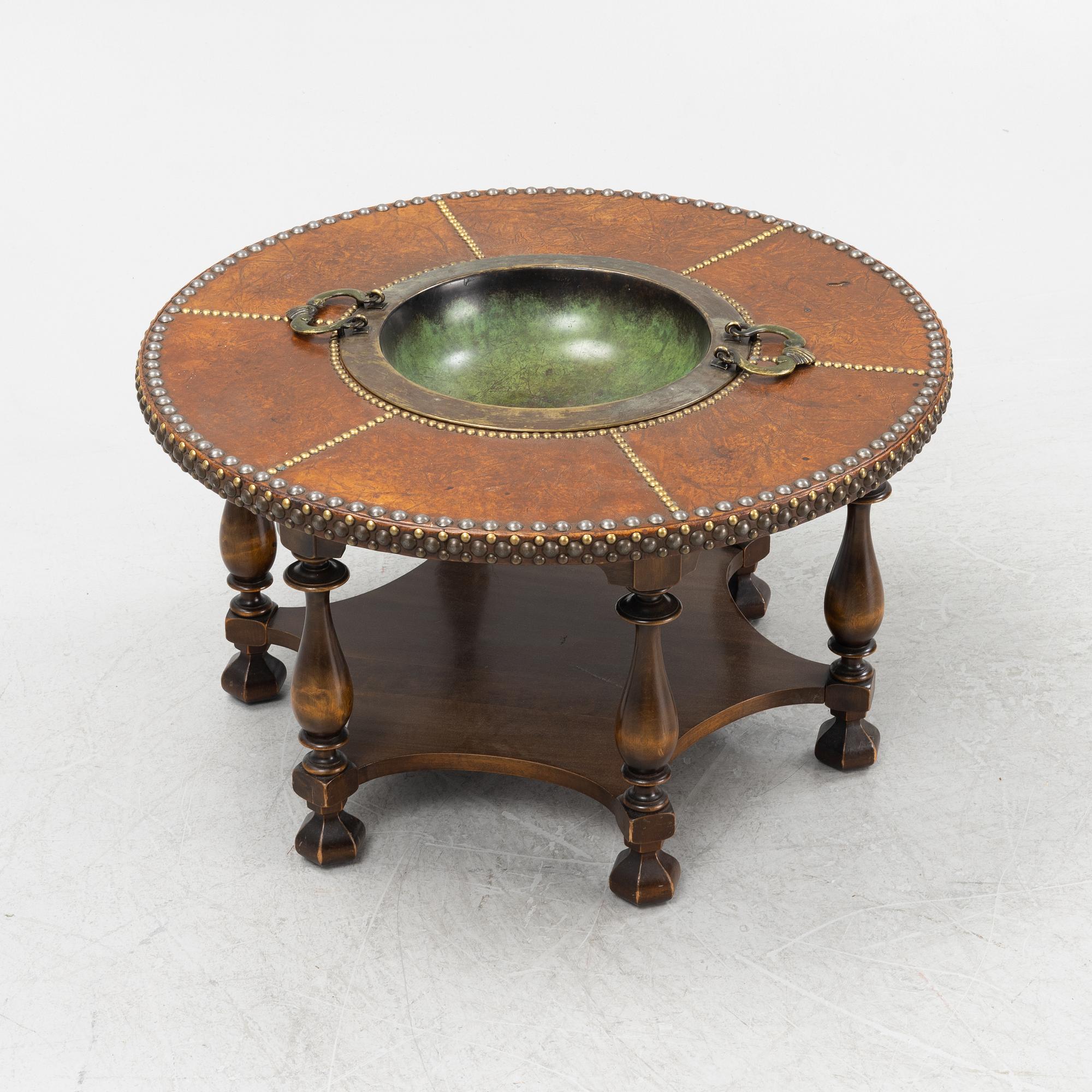 A table, Lysberg & Hansen, Copenhagen, Denmark, first half of the 20th Century.