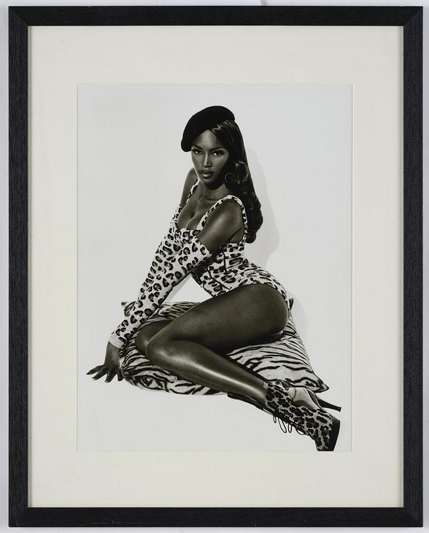 Herb Ritts, "Naomi Seated, Hollywood, 1991".