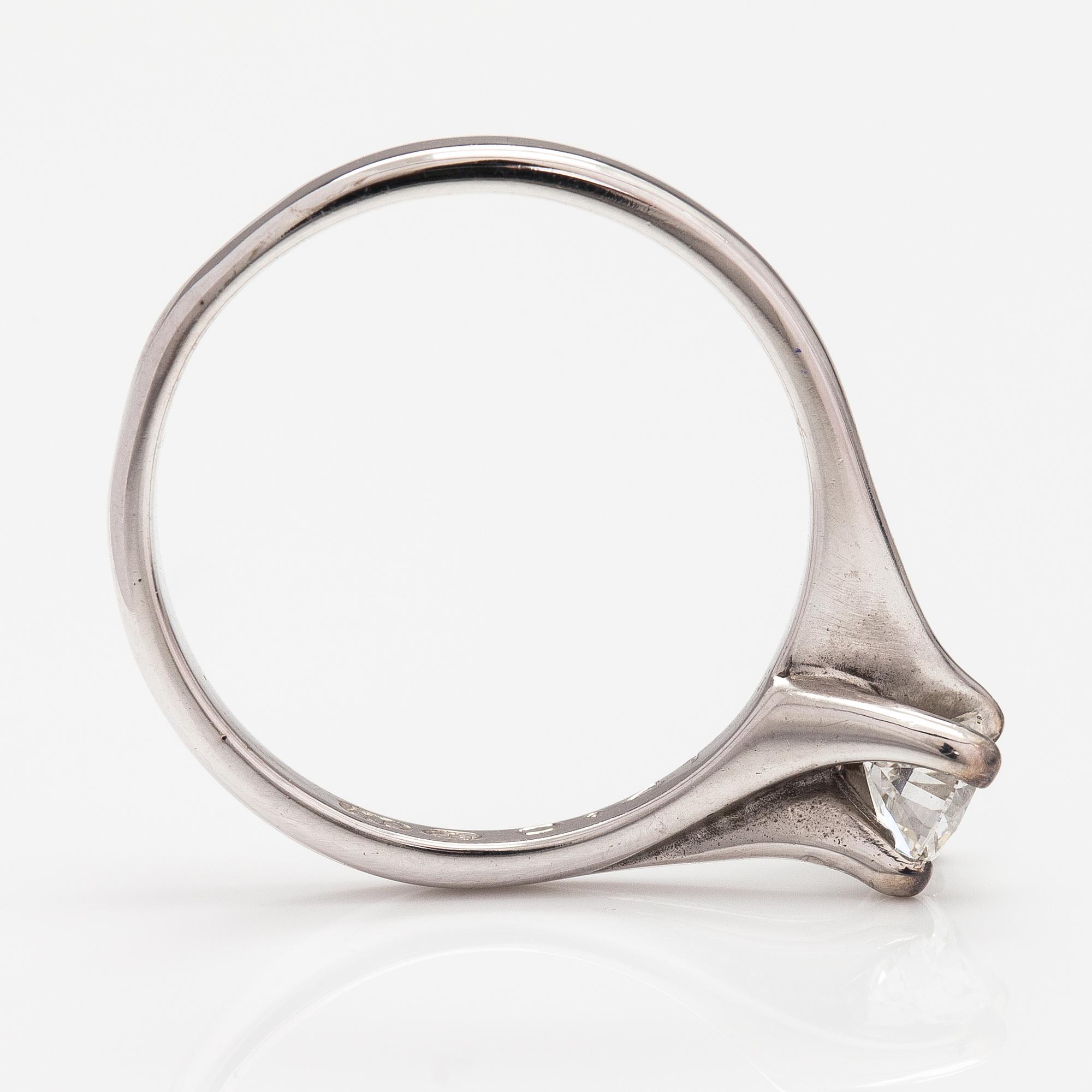 A 14K white gold ring with a diamond ca. 0.41 ct according to engraving.