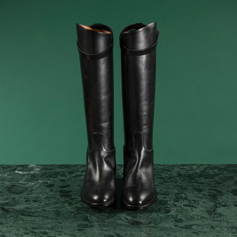 Wellington by Hermès.