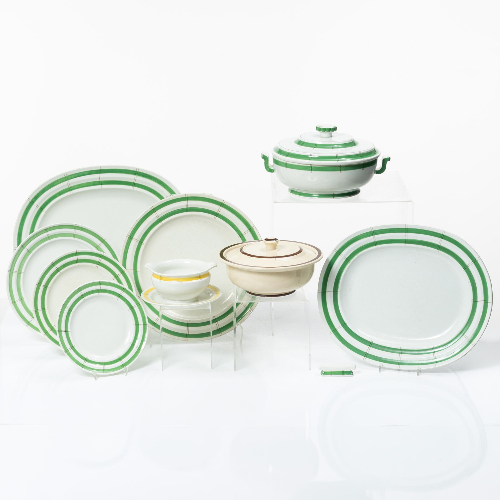 Wilhelm Kåge, a 25-piece creamware dinner service, 'Bungalow', Gustavsberg, Sweden, manufactured between 1936-1939.