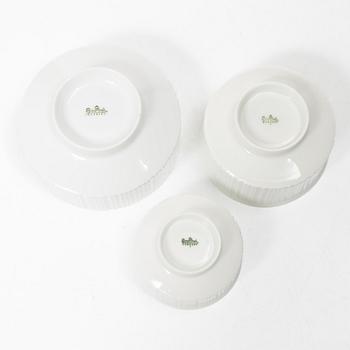 Tapio Wirkkala, A dinner service, 81 pieces, porcelain, “Variation”, Rosenthal Studio-line, designed in 1962.