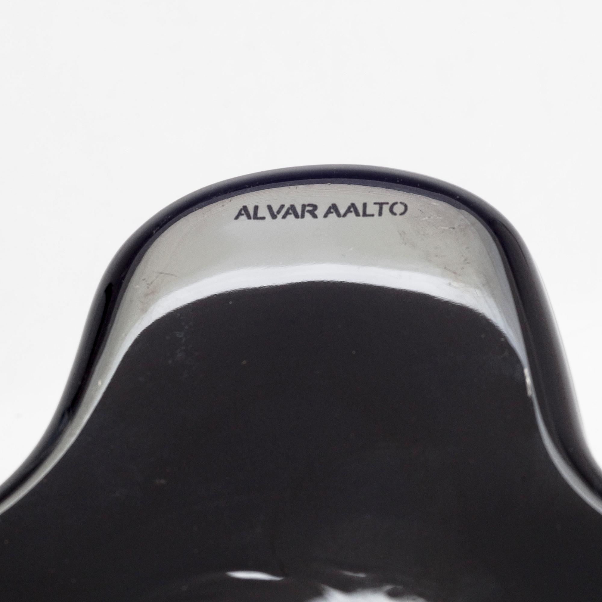 Alvar Aalto, maljakko, malli 3030, signeerattu Alvar Aalto.