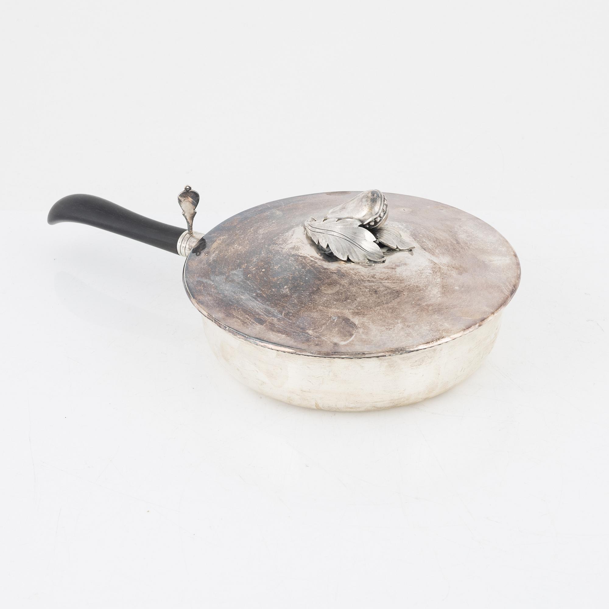 CF Carlman, karott med lock, silver, Stockholm 1947.