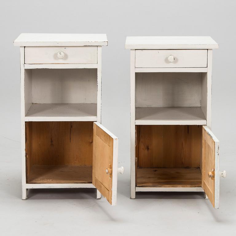 Nattduksbord, ett par, 1900-talets första hälft.