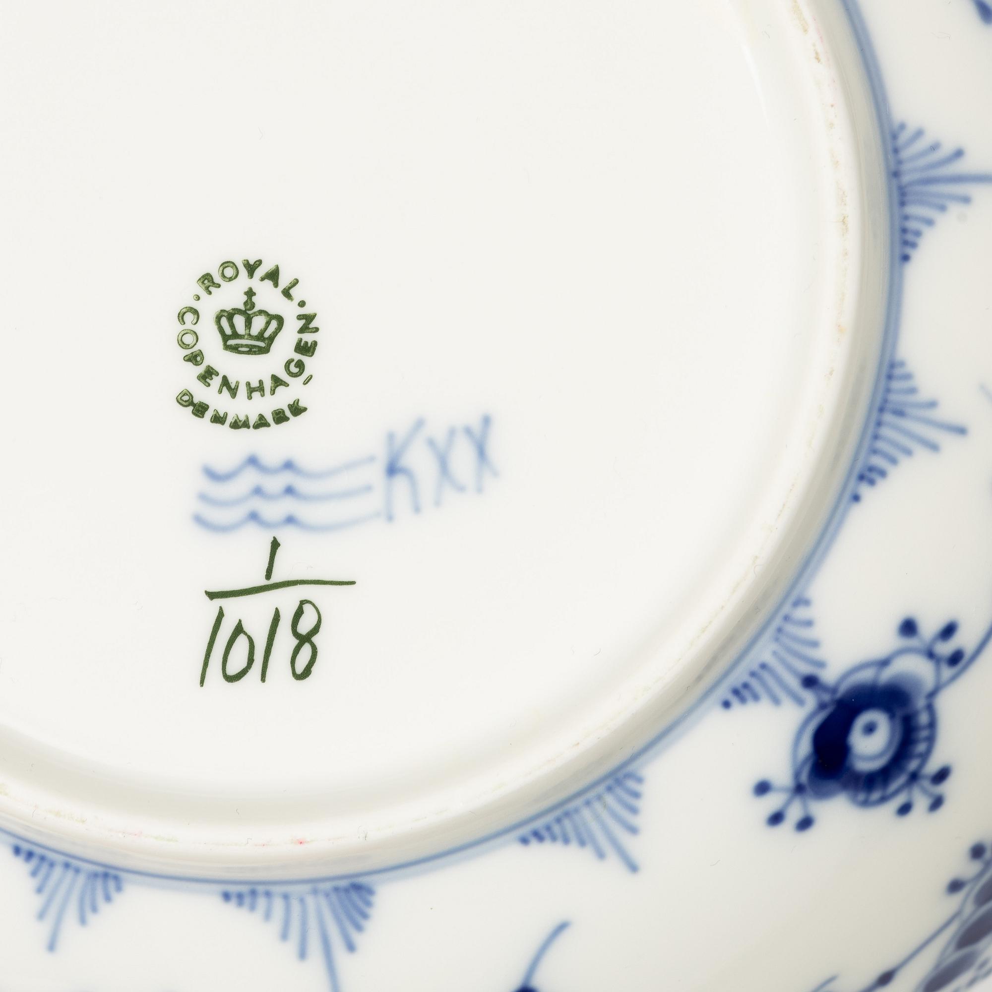 Royal Copenhagen, servisdelar, 6 st, porslin, "Musselmalet", helblonde, Danmark, 1969-1973.