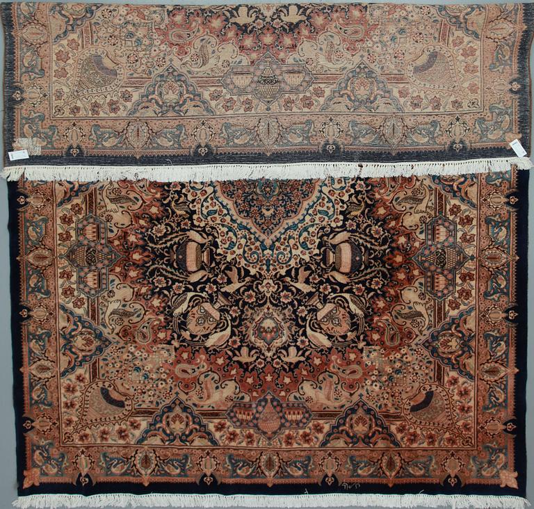 MATTA. Old, Kirman, figural, sign. Ca 384 x 303.
