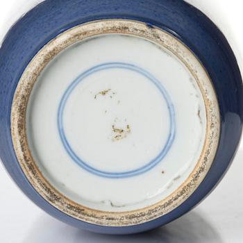 Vas, porslin. Qingdynastin, 1700-tal.