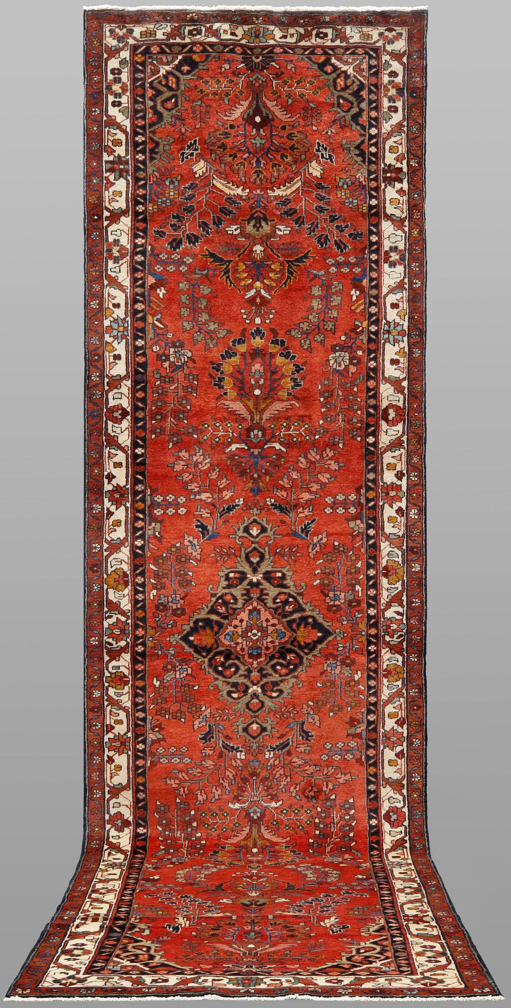 Gallerimatta, Hamadan, ca 440 x 118 cm.