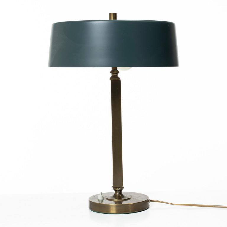 Einar Bäckströms Metallvarufabrik, a table lamp, model 7407, mid-20th century.