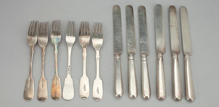 BESTICK, 12 st, silver, ryska och finska stämplar. Sekelskiftet 1800-1900-tal. Vikt. tot. ca 649 g.