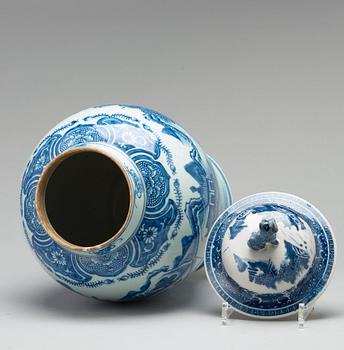 A blue and white jar with cover, Qing dynasty, Qianlong (1736-95).