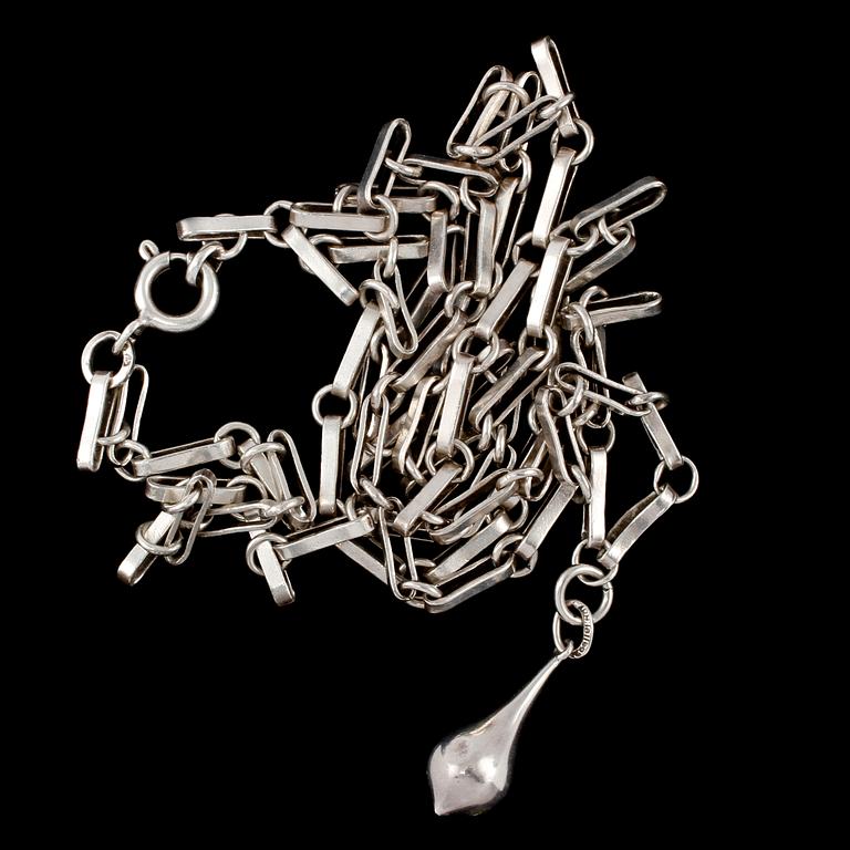 COLLIER, silver, stämpad AD, importstämplad, omkring 1900-talets tredje kvartal. Vikt 19 g.