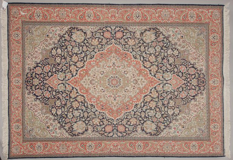 MATTA, silke, Kashmir. Ca 220x156 cm.