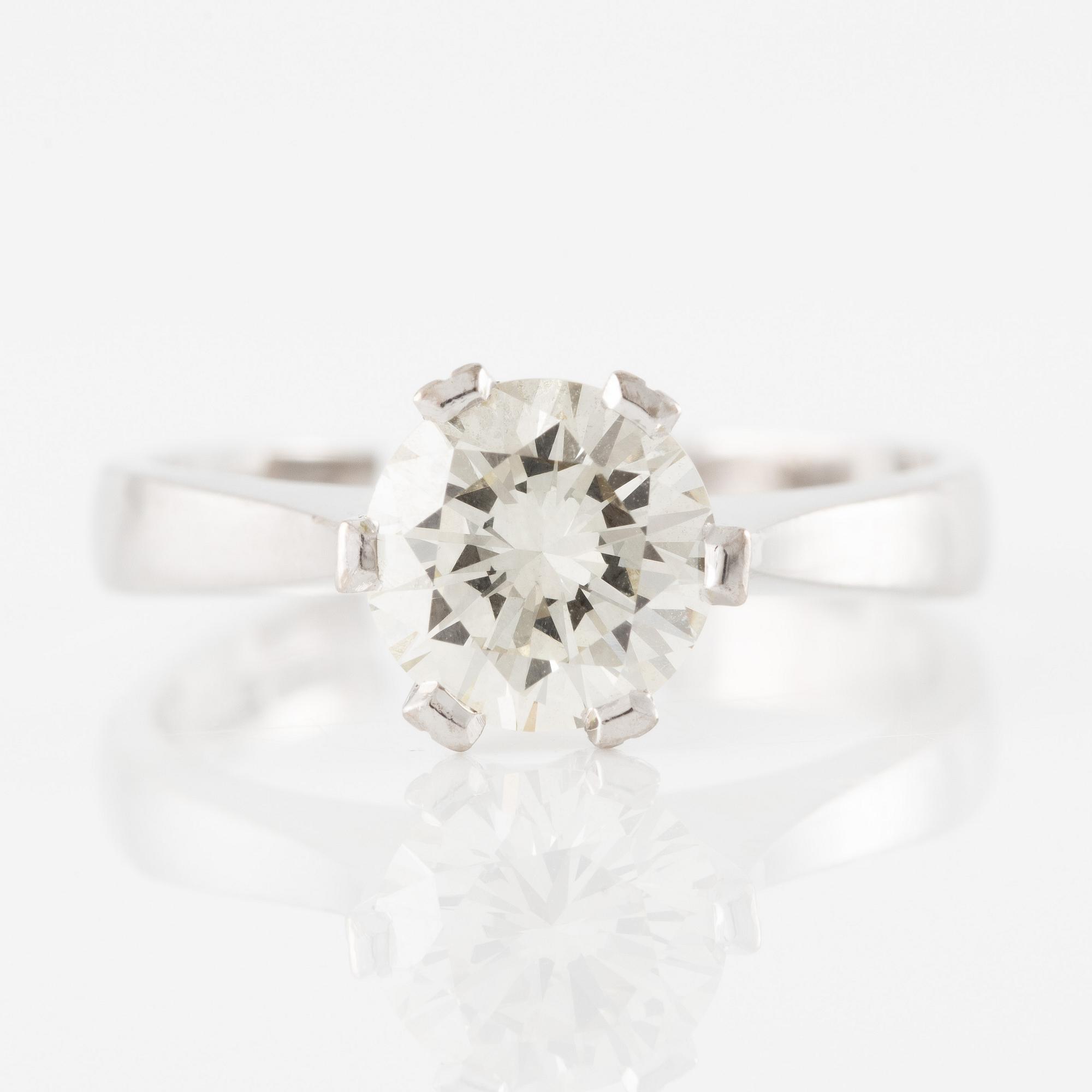 Ring, 18K white gold set with a brilliant-cut diamond, 1.62 ct according to the engraving.