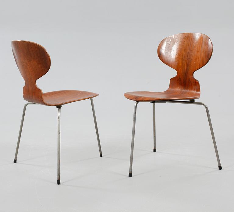 ARNE JACOBSEN, stolar, 4 st, "Myran", Fritz Hansen, 1900-talets mitt. CITES-intyg medföljer.