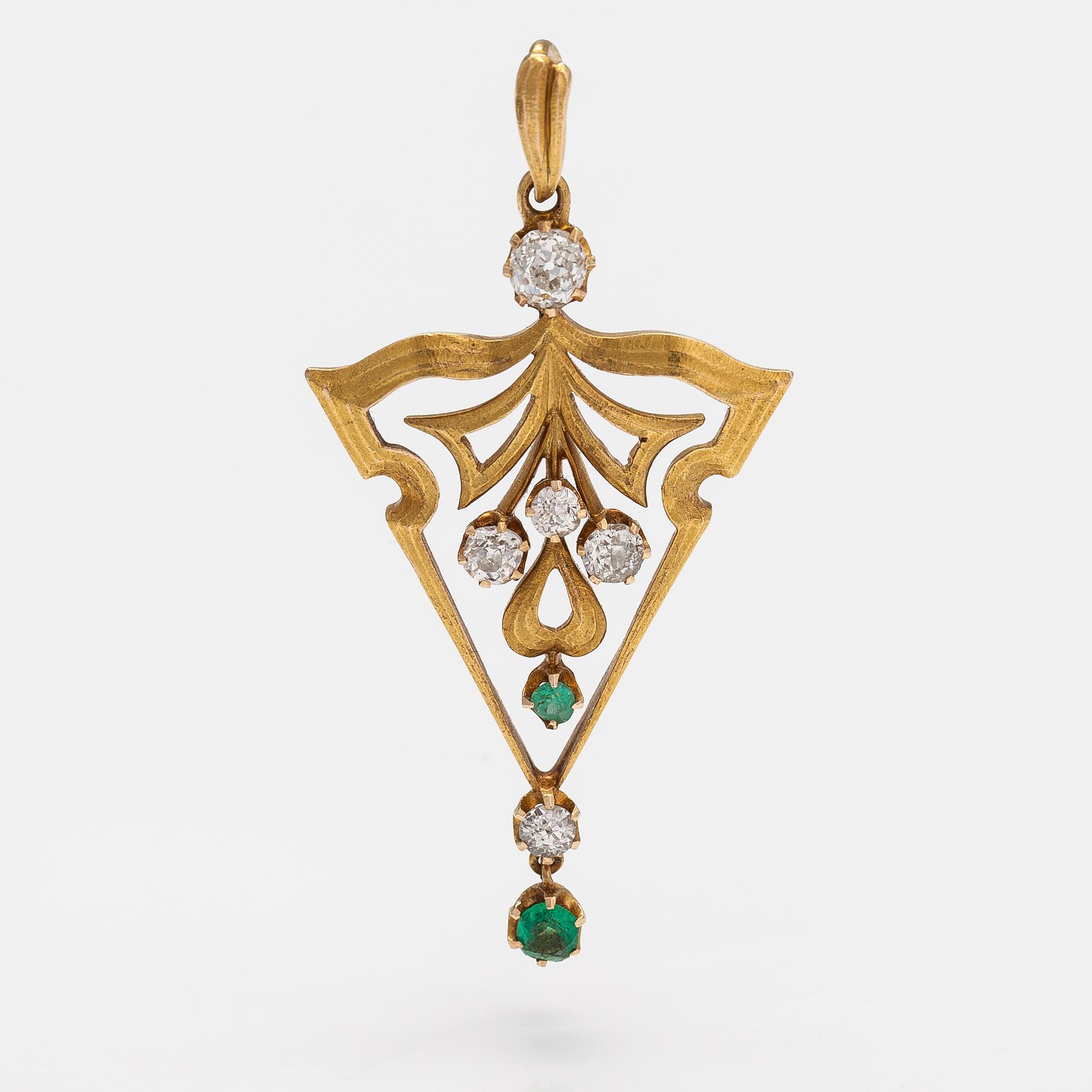 A 14K gold pendant with emeralds and old-cut diamonds ca. 0.53 ct in total. Russia, early 20th century.