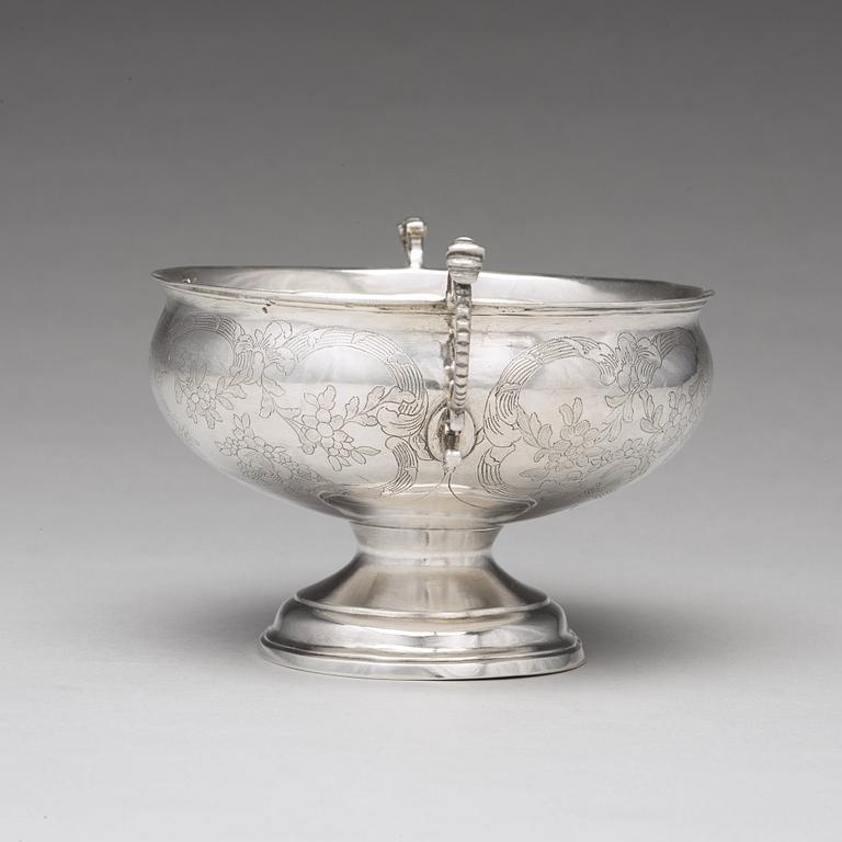 A Swedish 18th century silver brandy-bowl, mark of Nils Grubb, Hudiksvall 1777.