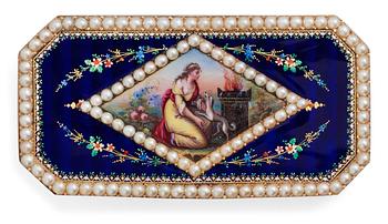 951. A Swiss late 18th century/early 19th century gold and enamel snuff-box.