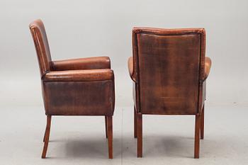 FÅTÖLJER, ett par, engelsk stil, 1900-talets slut.