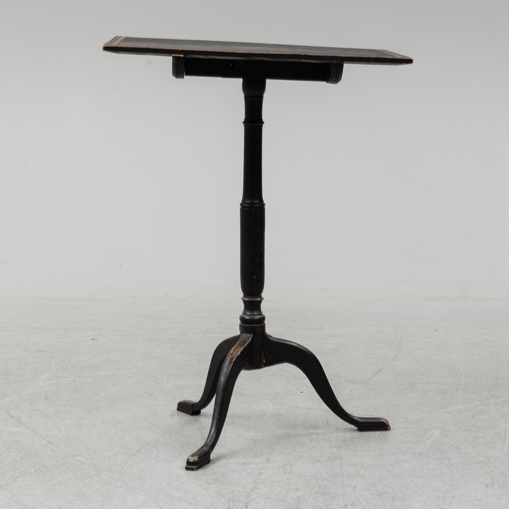 A Swedish tilt top table, attributed to Johan Nils Asplind (Falun 1783-1820).