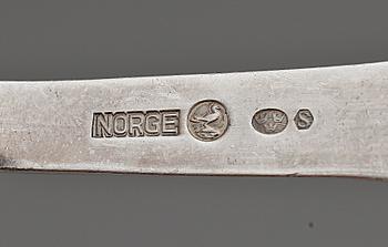 PARTI BESTICK, silver, flertal olika tillverkare, bla Anders Gustaf Carlberg, Eksjö 1877. Tot vikt ca 1190 g.