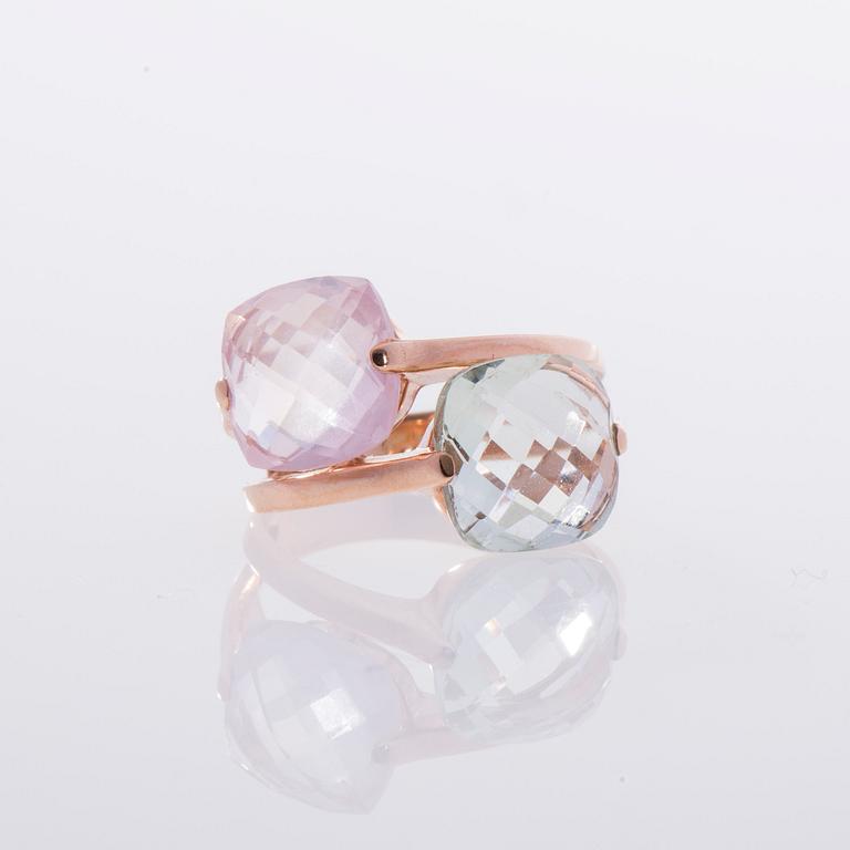 RING, 18K guld, cushion cut rosenkvarts och prasiolit, italienska stämplar. Vikt 5,4 g.