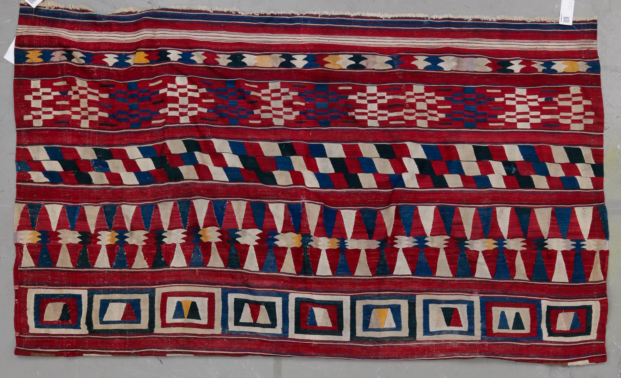 KELIM, semiantik. Ca 234 x 200 cm.
