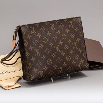 VÄSKA, "TOILETRY POUCH 26", Louis Vuitton.