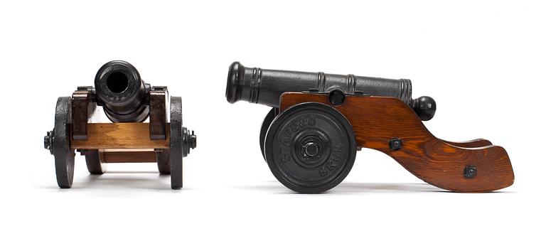 PRYDNADSKANONER, 2 st, Stavsjö bruk, modern tillverkning.