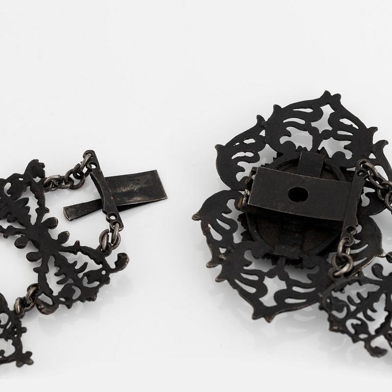 Collier svärtat gjutjärn.