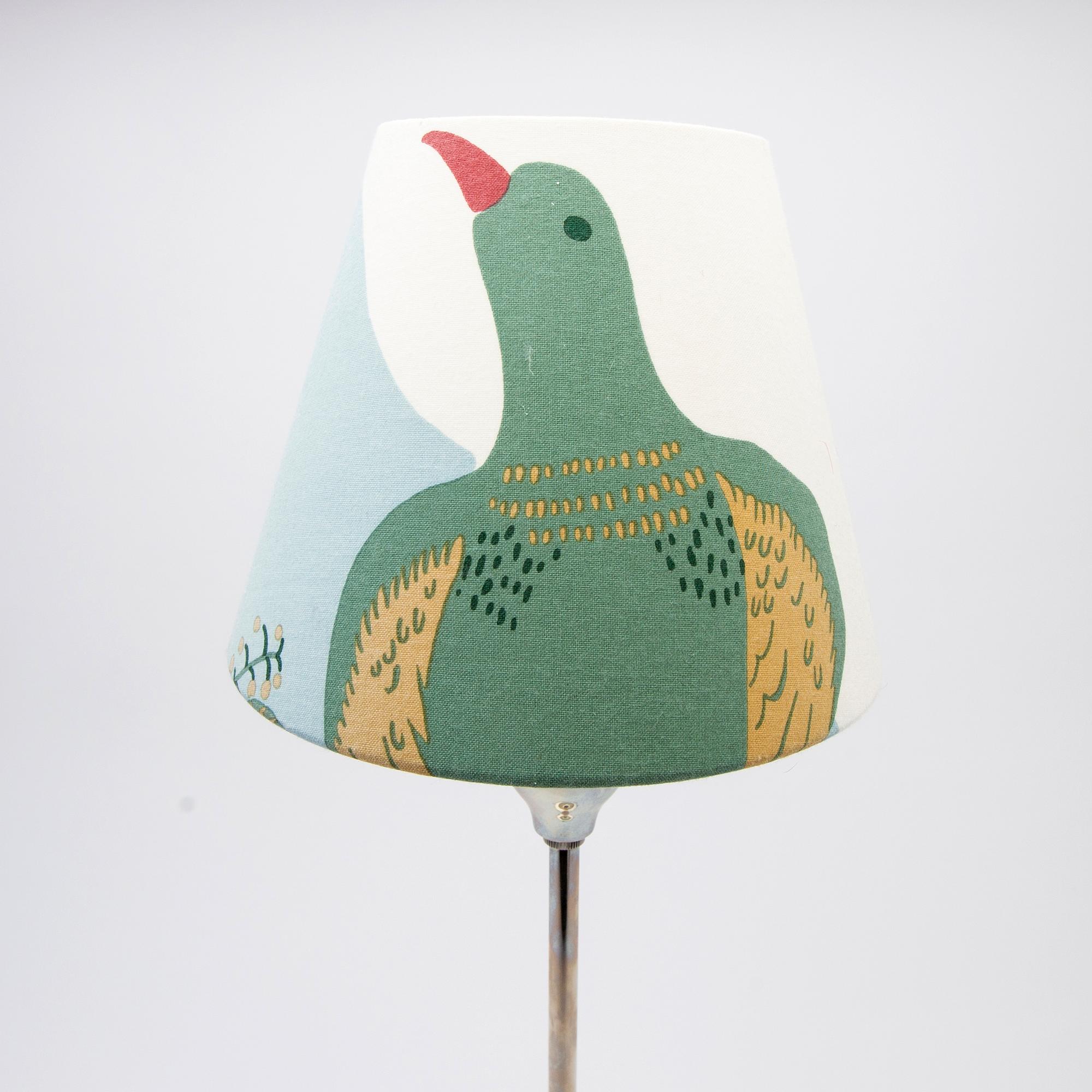 Josef Frank, bordslampa, modell 2552, Firma Svenskt Tenn.