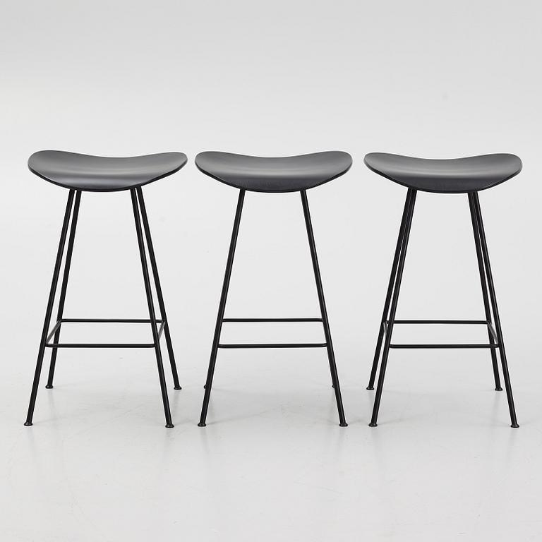 Komplot Design, barstolar, 3 st, "2D", Gubi, Danmark.