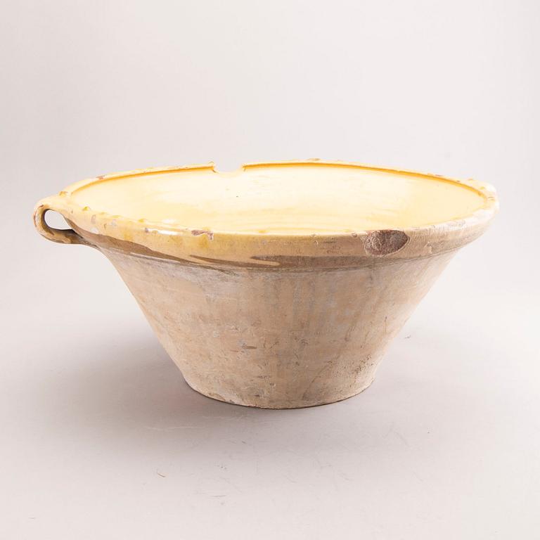 A French bowl, glazed earthenware, around 1900.