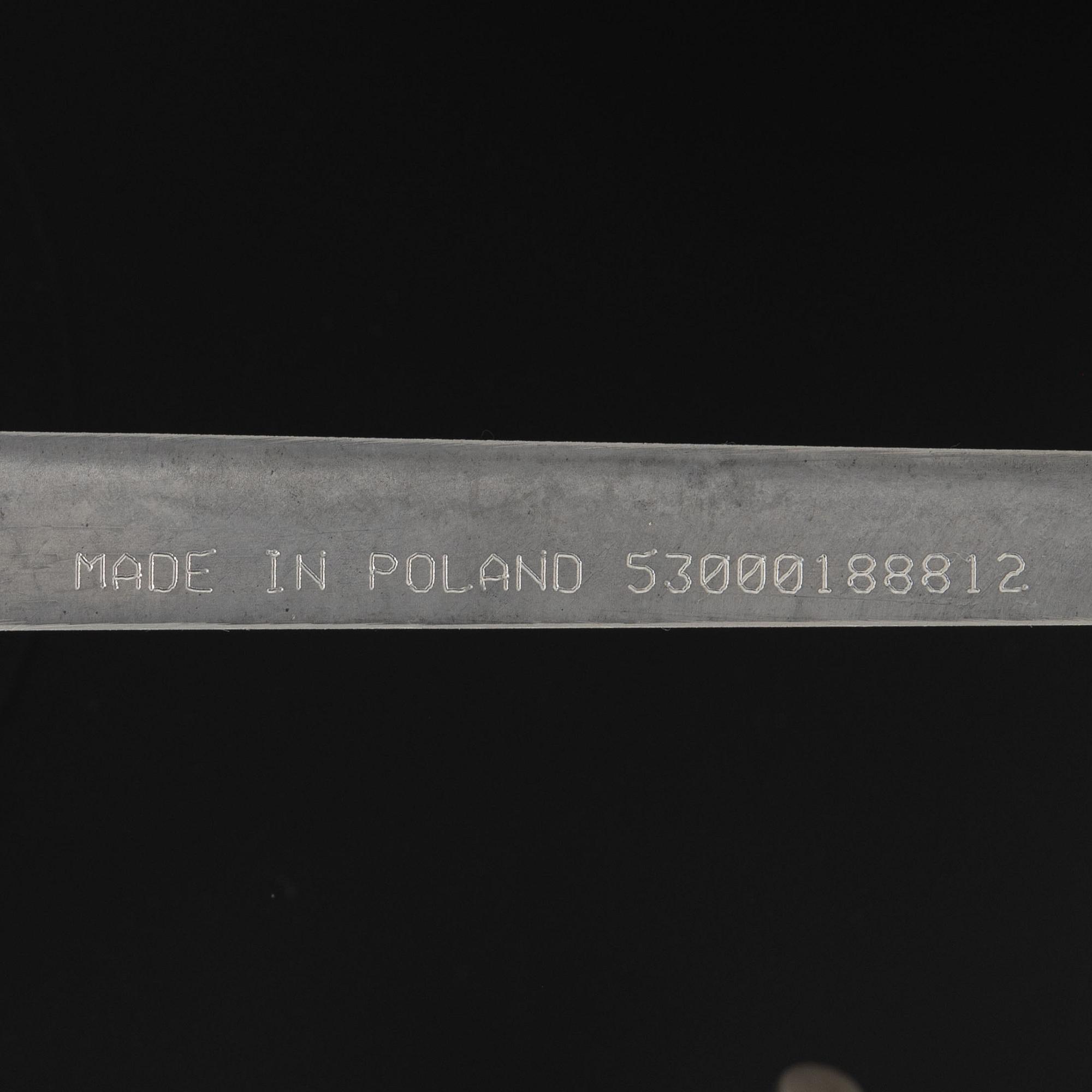 Arne Jacobsen, fåtölj med fotpall, "Ägget", Fritz Hansen, Danmark, 2016.