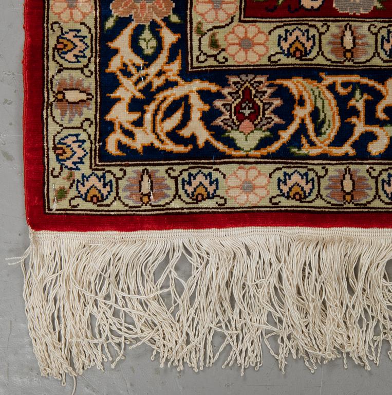 MATTO, silk, Hereke, possibly, ca 63 x 46 cm.