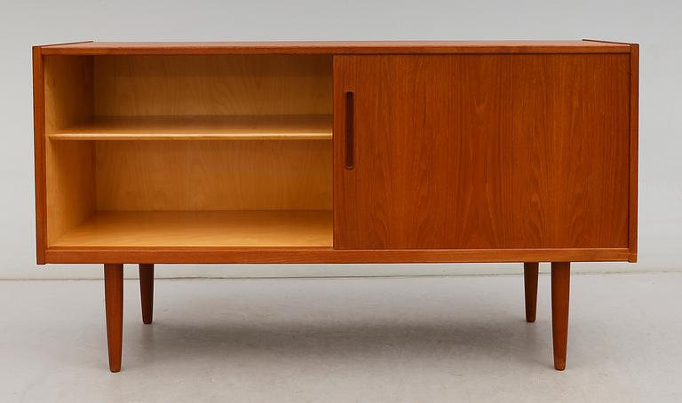 SIDEBOARD, "Lyon", Nils Jonsson, Troeds, 1900-talets andra hälft.