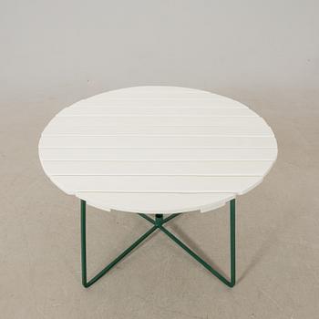 Arthur Lindqvist, garden group 5 dlr model 9A and chair no. 1, Grythyttan 20th century.