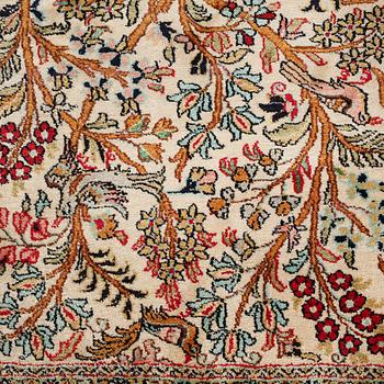 A Ghom rug, old/semiantique, silk, 77 x 57 cm.