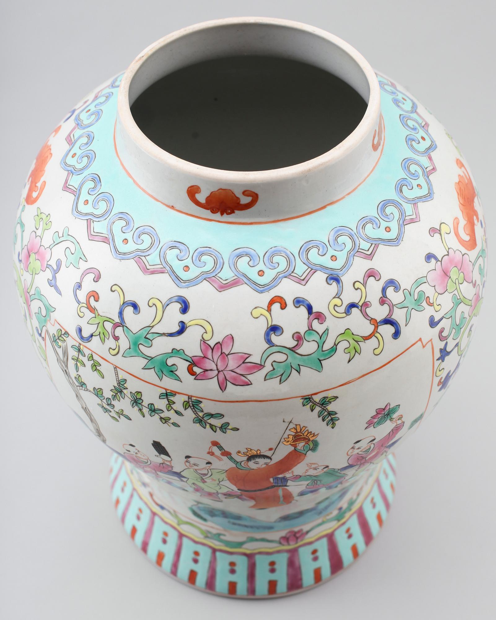 LOCKURNA, porslin, Kina, 1900-/2000-tal.