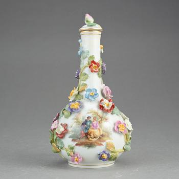FLASKA, Porslin, Dresden, 1900-talets första hälft.