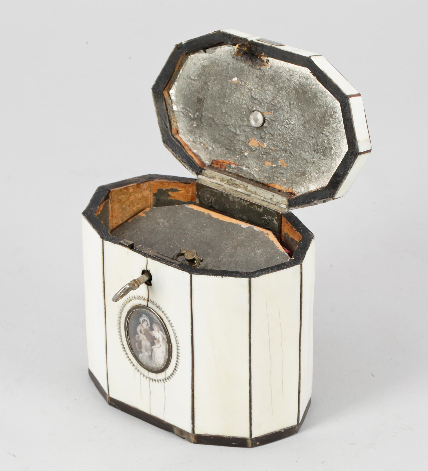 TÉDOSA, sengustaviansk, omkring 1800.