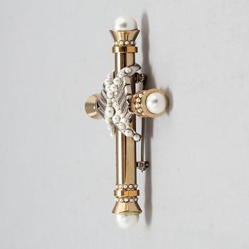 GIVENCHY, a costume jewellery brooch.