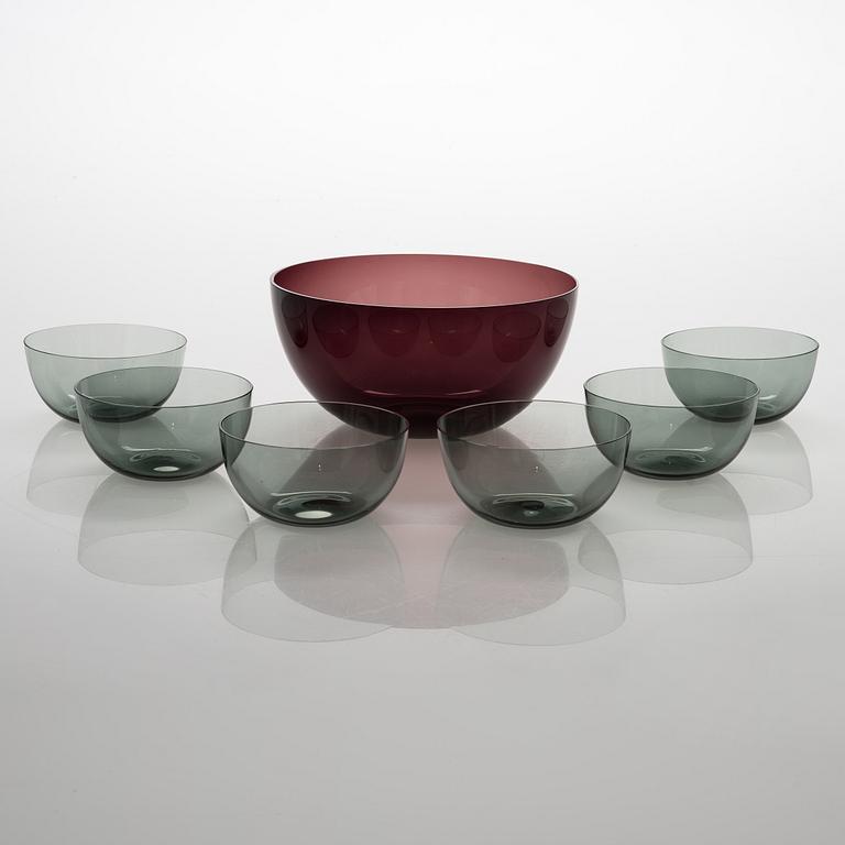 Kaj Franck, A serving bowl '1329' and 6 pcs dessert bowls '1340', Nuutajärvi Notsjö.