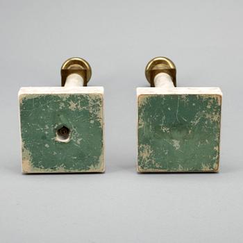 LJUSSTAKAR, ett par. Marmor och mässing. 1800-tal.
