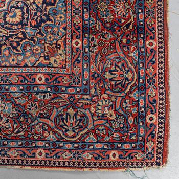 A CARPET, semi-antique Kashan, possibly Dabir, ca 201 x 135,5 cm.