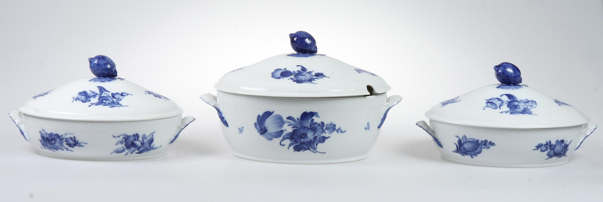 MATSERVISDELAR, 46 st, porslin, "Blå blomst", Kongl Dansk.