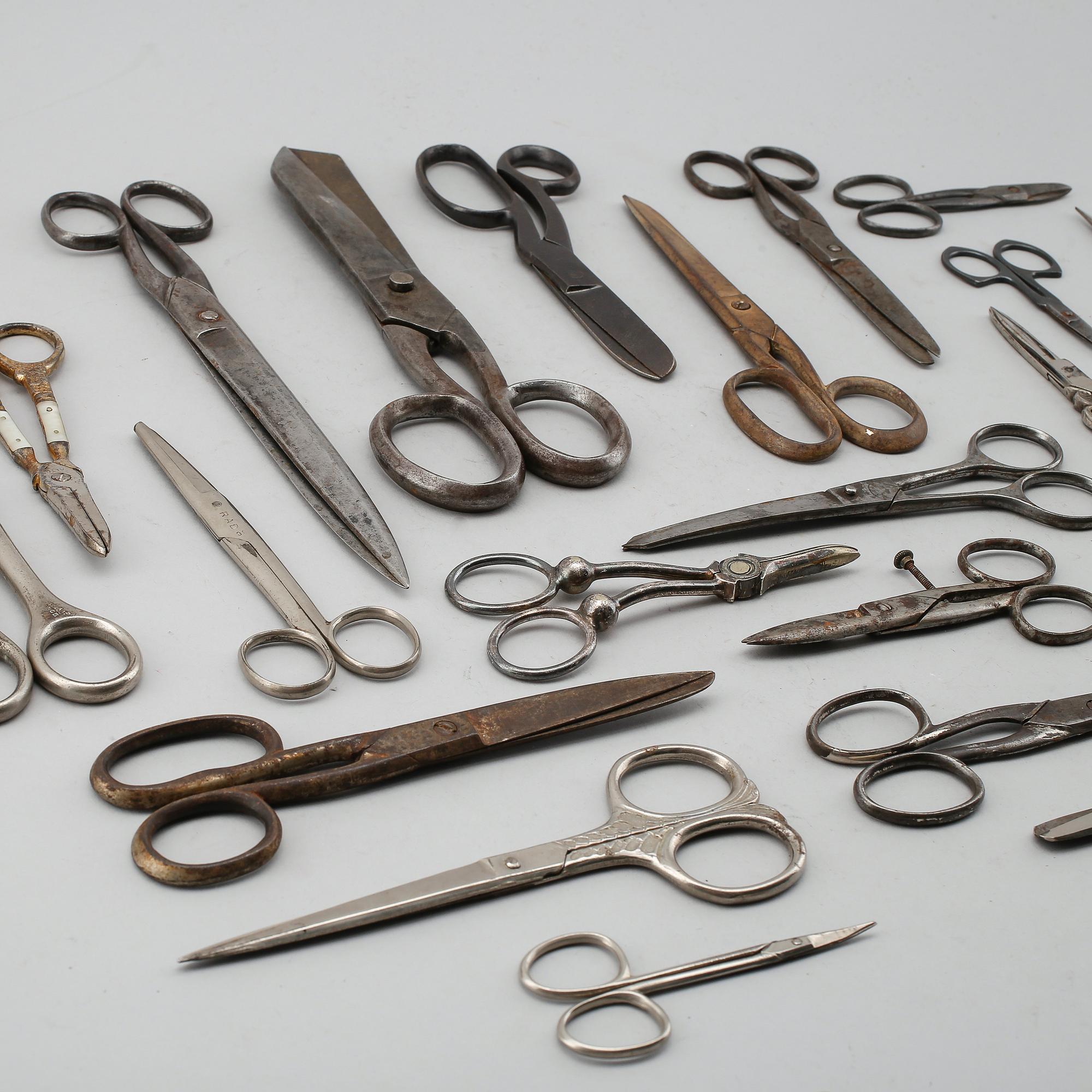 SAMLING SAXAR, ca 20 st, metall, 1800-/1900-tal.
